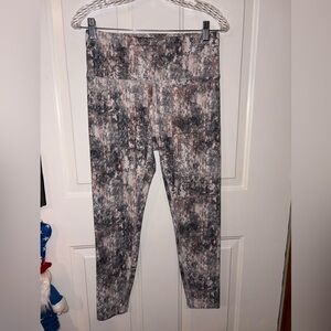 Stylish Women's High-Waisted Leggings - Black and Gray